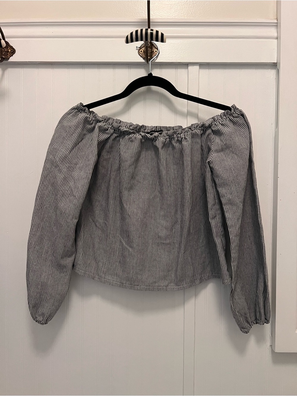 100% Cotton Off Shoulder Long Sleeve Top XS